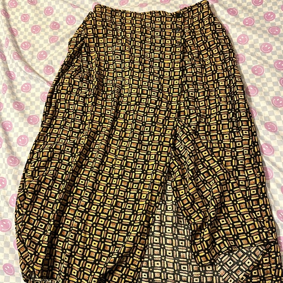 THRIFTED!! Brown/ black skirt - Picture 4 of 4